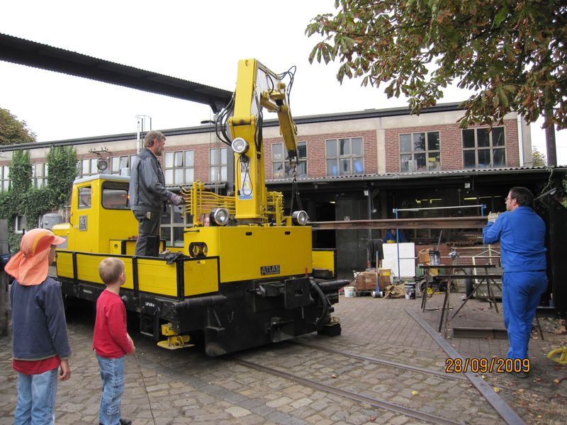 2009-09-28, Museumsbahn Weichenbau032.JPG